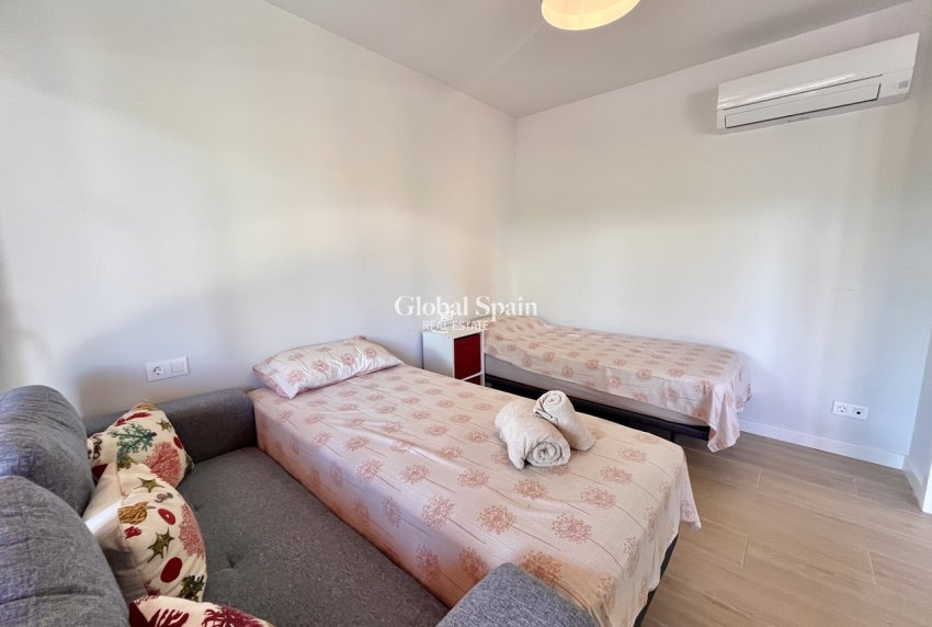 Wiederverkauf - WOHNUNG -
VILLAMARTÍN - Costa Blanca