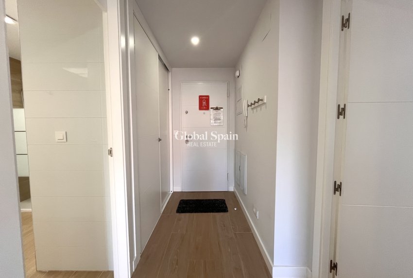 Wiederverkauf - WOHNUNG -
VILLAMARTÍN - Costa Blanca