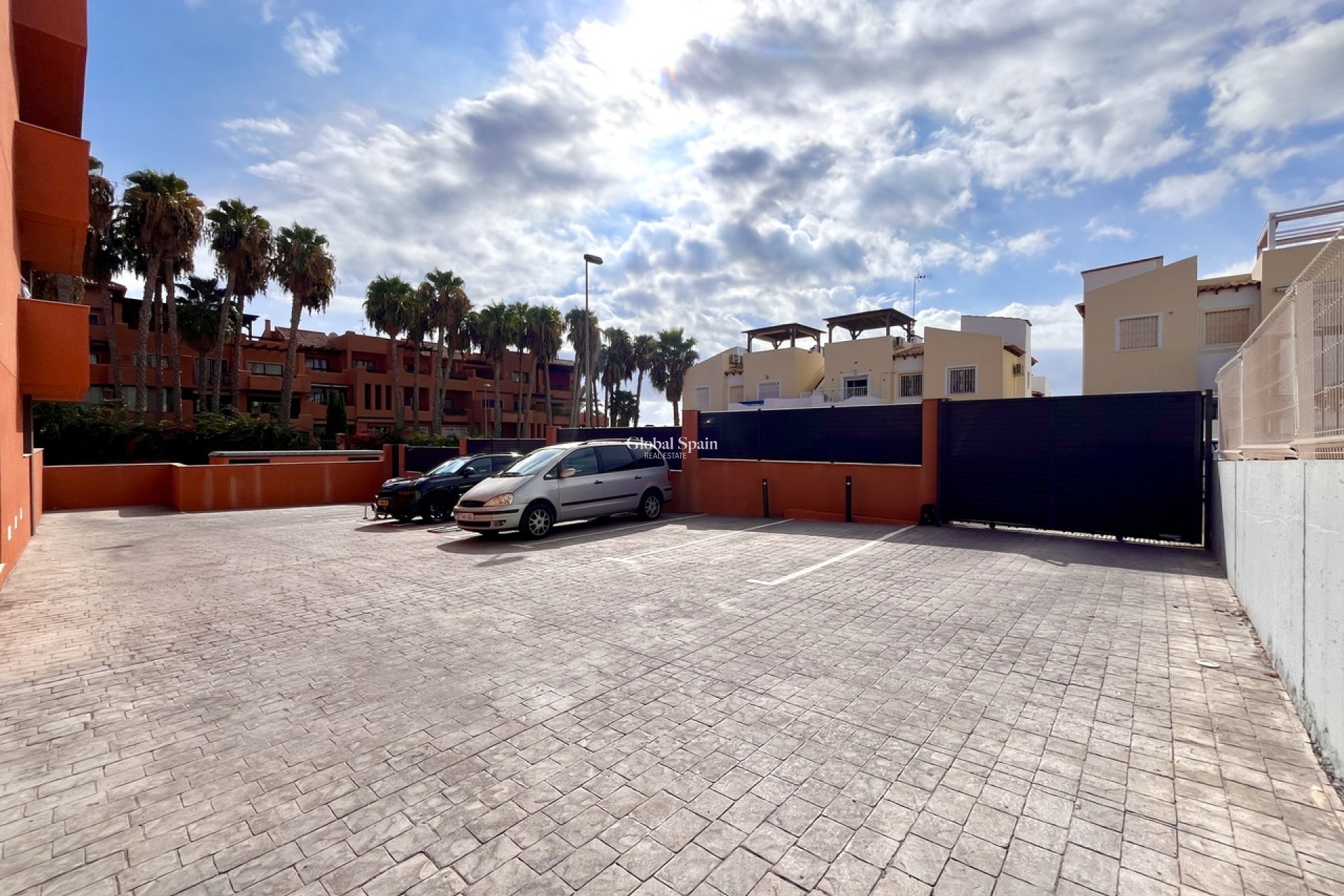 Wiederverkauf - WOHNUNG -
VILLAMARTÍN - Costa Blanca