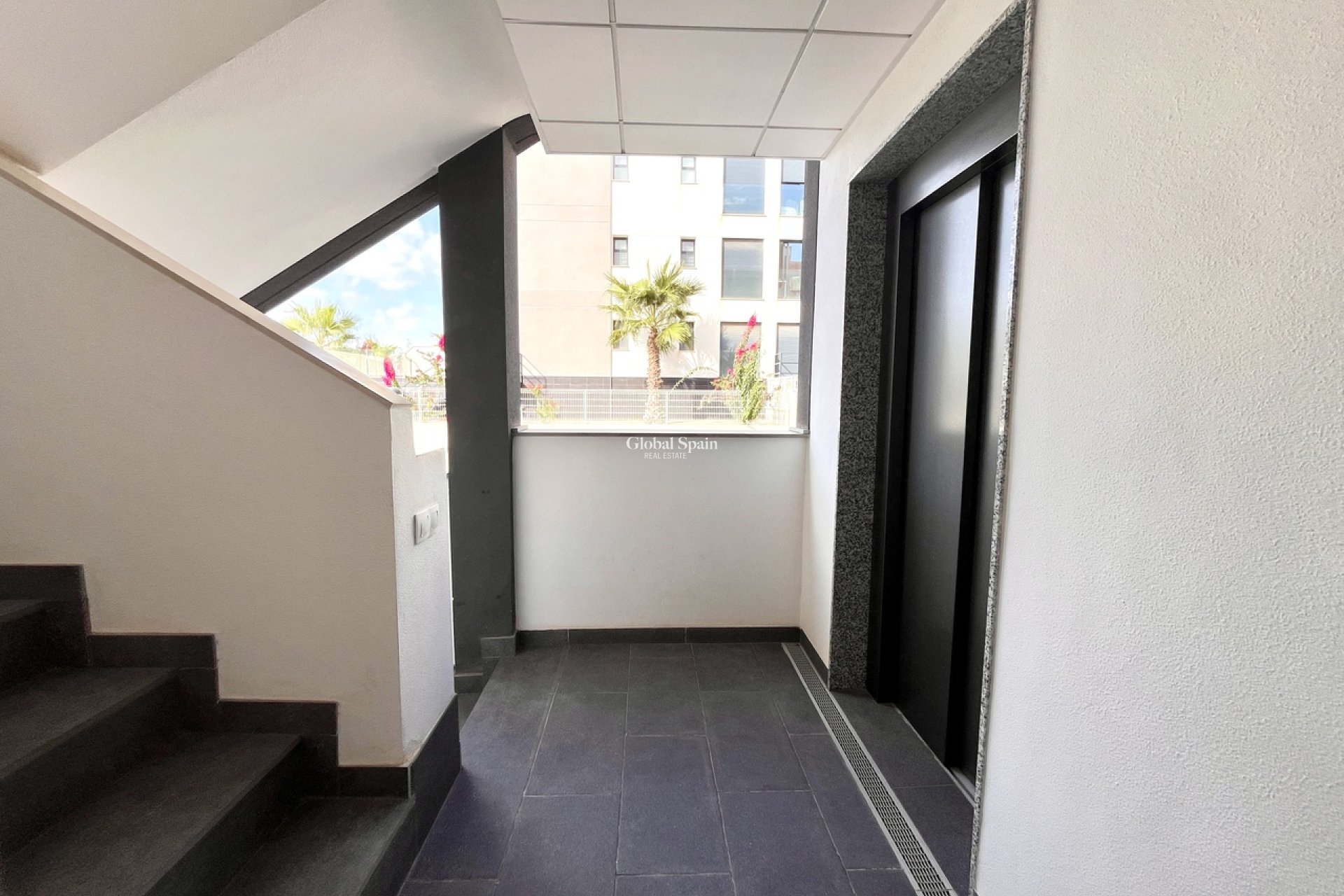 Wiederverkauf - WOHNUNG -
VILLAMARTÍN - Costa Blanca