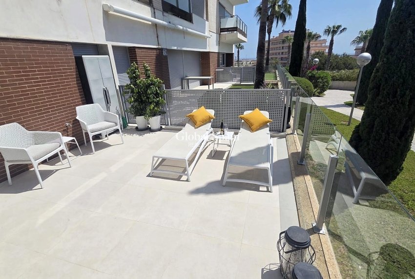 Wiederverkauf - WOHNUNG -
VILLAMARTÍN - Costa Blanca