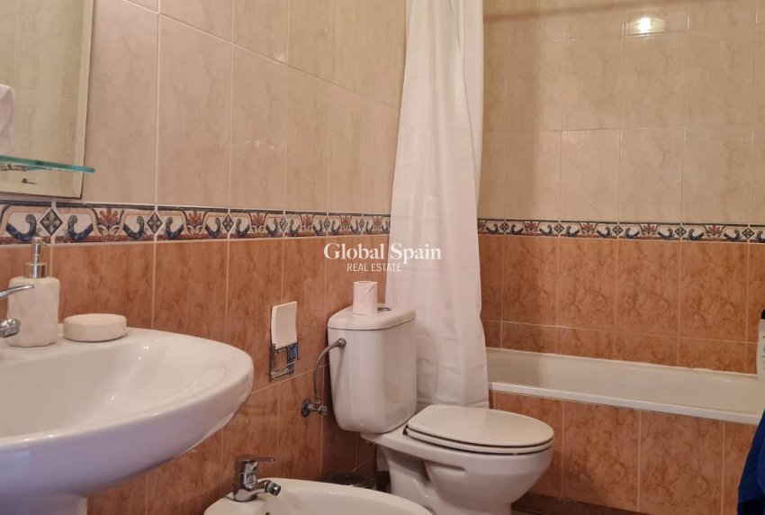 Wiederverkauf - WOHNUNG -
VILLAMARTÍN - Costa Blanca