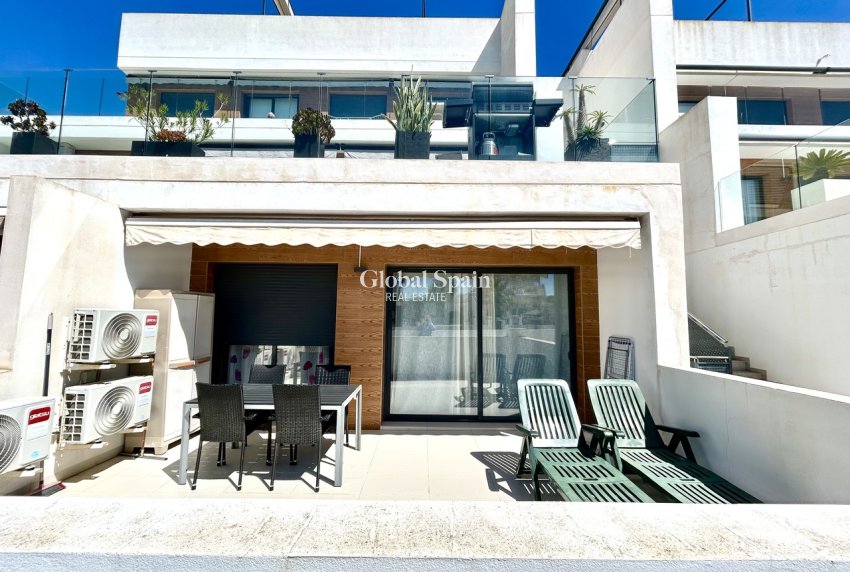 Wiederverkauf - WOHNUNG -
VILLAMARTÍN - Costa Blanca