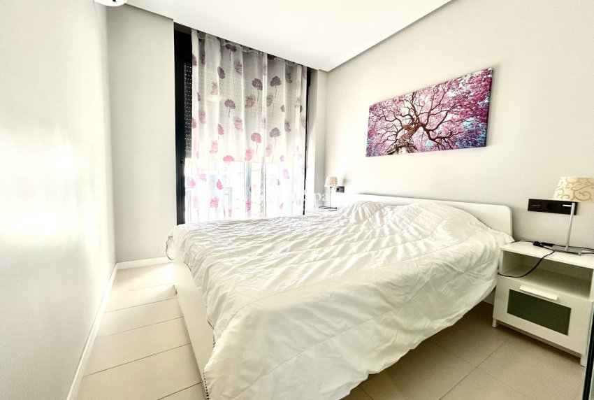 Wiederverkauf - WOHNUNG -
VILLAMARTÍN - Costa Blanca
