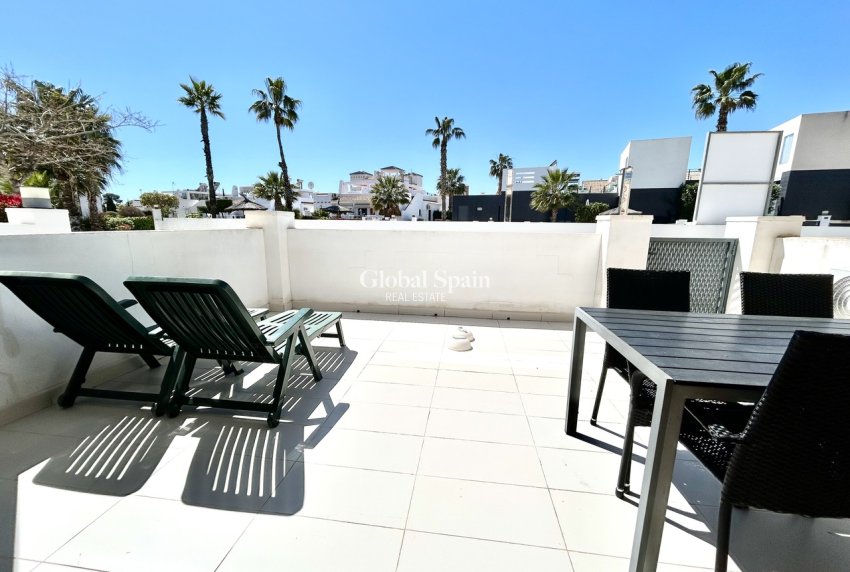 Wiederverkauf - WOHNUNG -
VILLAMARTÍN - Costa Blanca