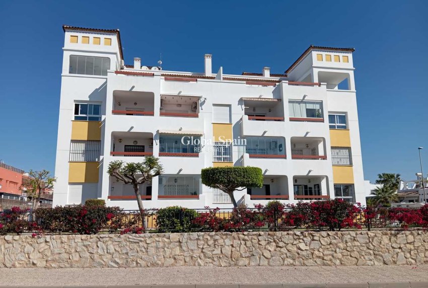 Wiederverkauf - WOHNUNG -
VILLAMARTÍN - Costa Blanca