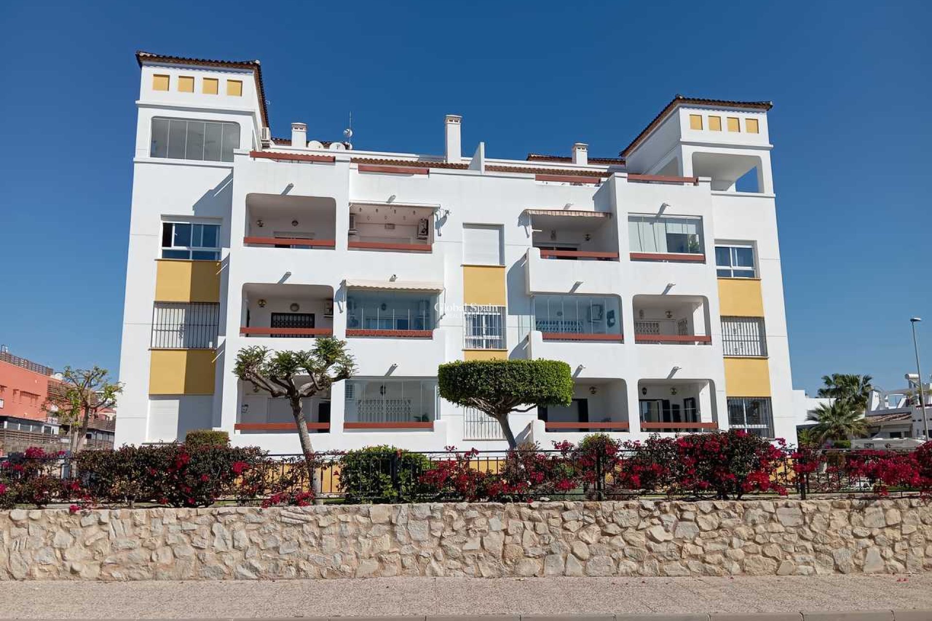 Wiederverkauf - WOHNUNG -
VILLAMARTÍN - Costa Blanca