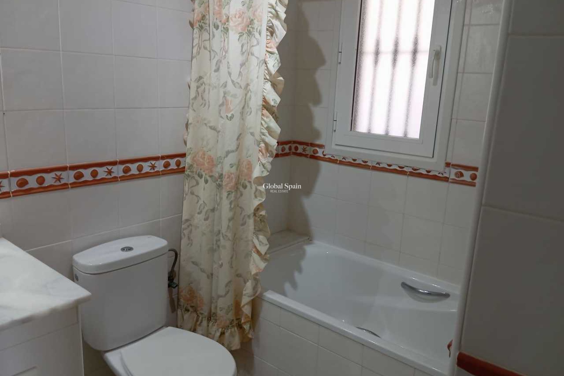 Wiederverkauf - WOHNUNG -
VILLAMARTÍN - Costa Blanca