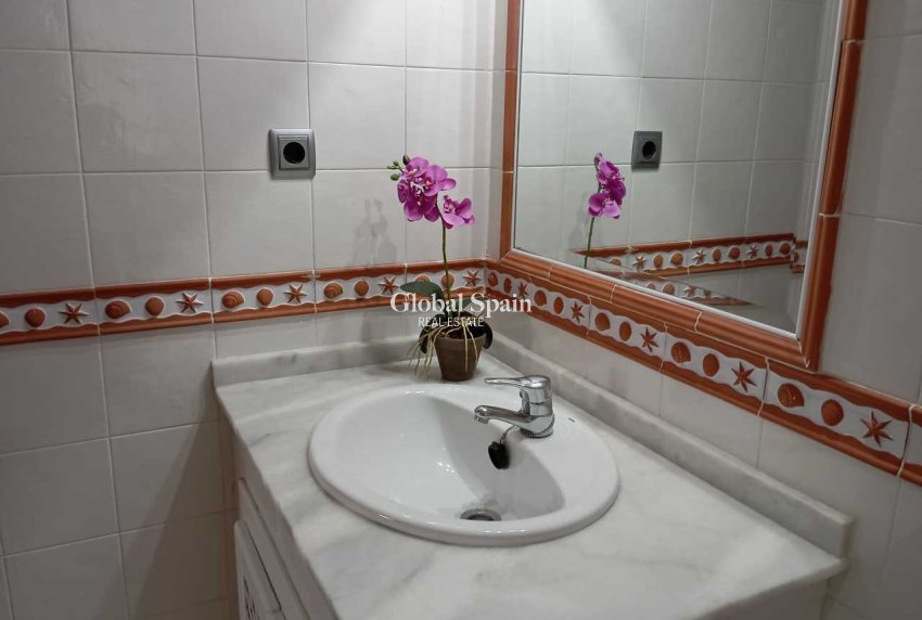 Wiederverkauf - WOHNUNG -
VILLAMARTÍN - Costa Blanca