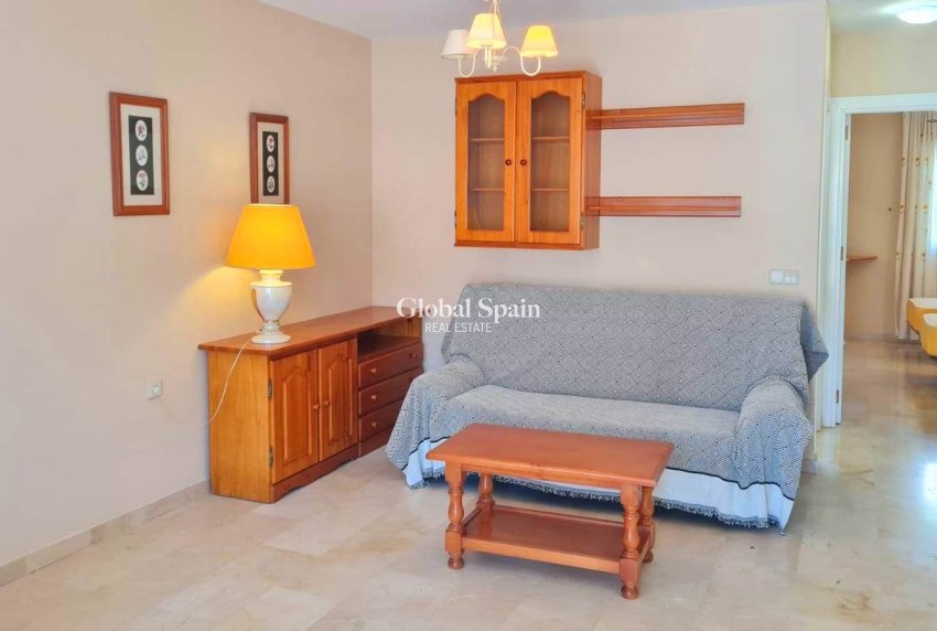 Wiederverkauf - WOHNUNG -
VILLAMARTÍN - Costa Blanca