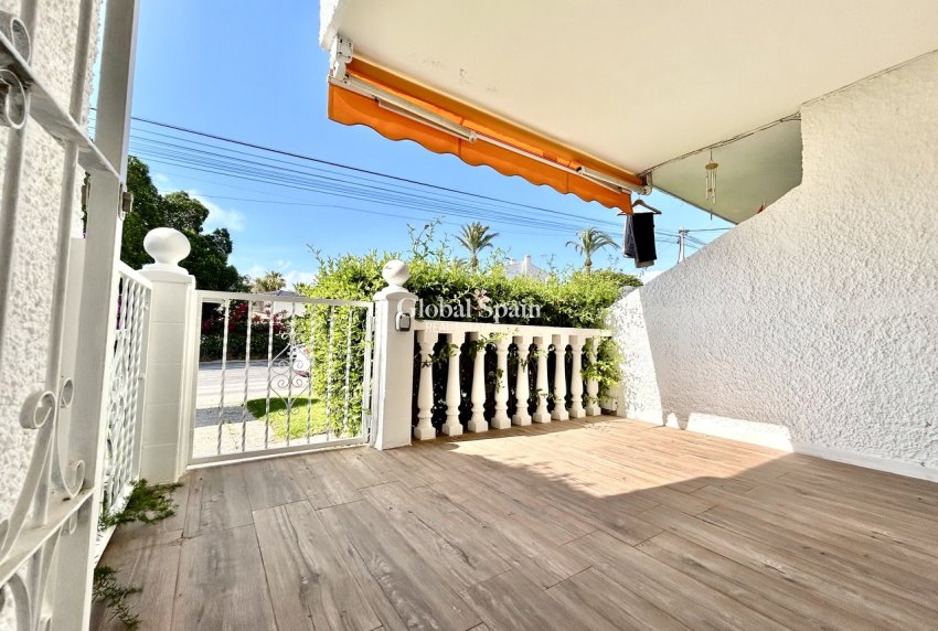 Wiederverkauf - WOHNUNG -
VILLAMARTÍN - Costa Blanca