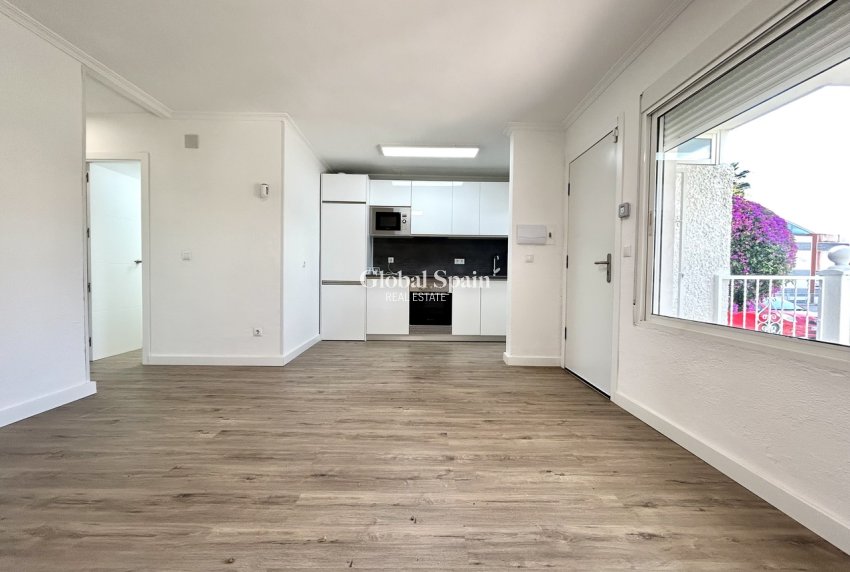 Wiederverkauf - WOHNUNG -
VILLAMARTÍN - Costa Blanca