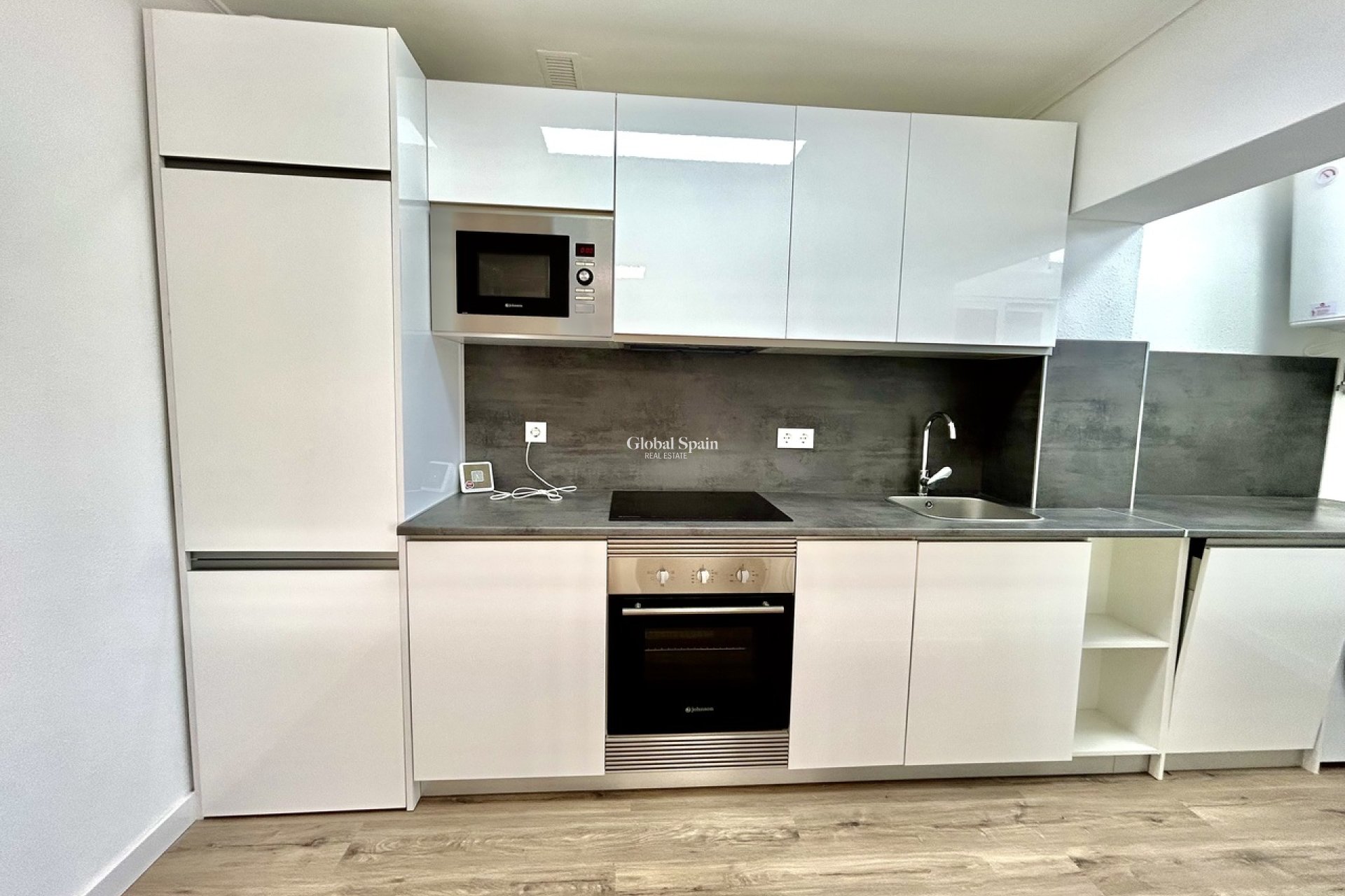 Wiederverkauf - WOHNUNG -
VILLAMARTÍN - Costa Blanca