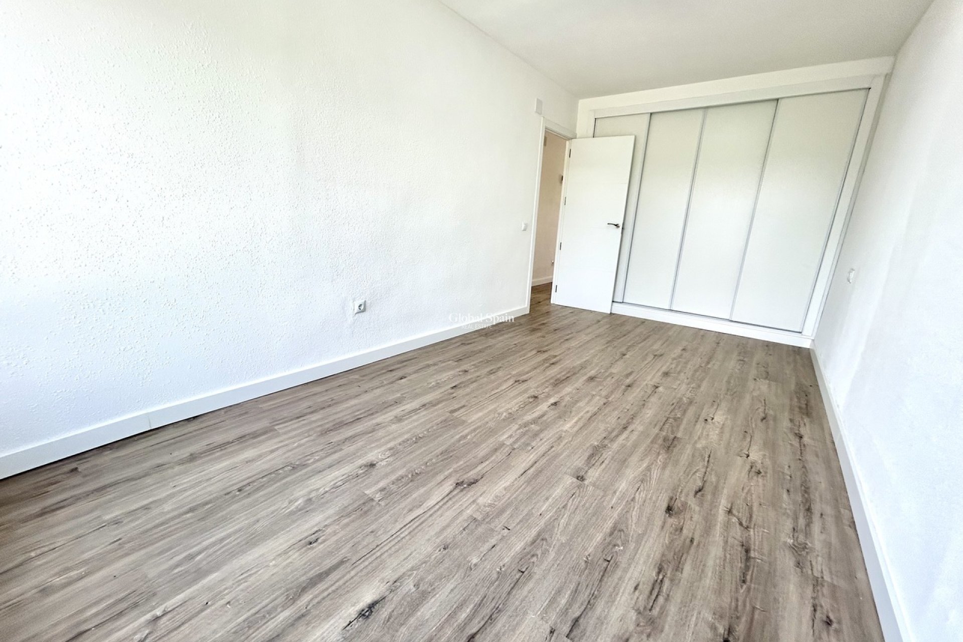 Wiederverkauf - WOHNUNG -
VILLAMARTÍN - Costa Blanca