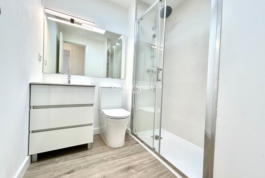 Wiederverkauf - WOHNUNG -
VILLAMARTÍN - Costa Blanca
