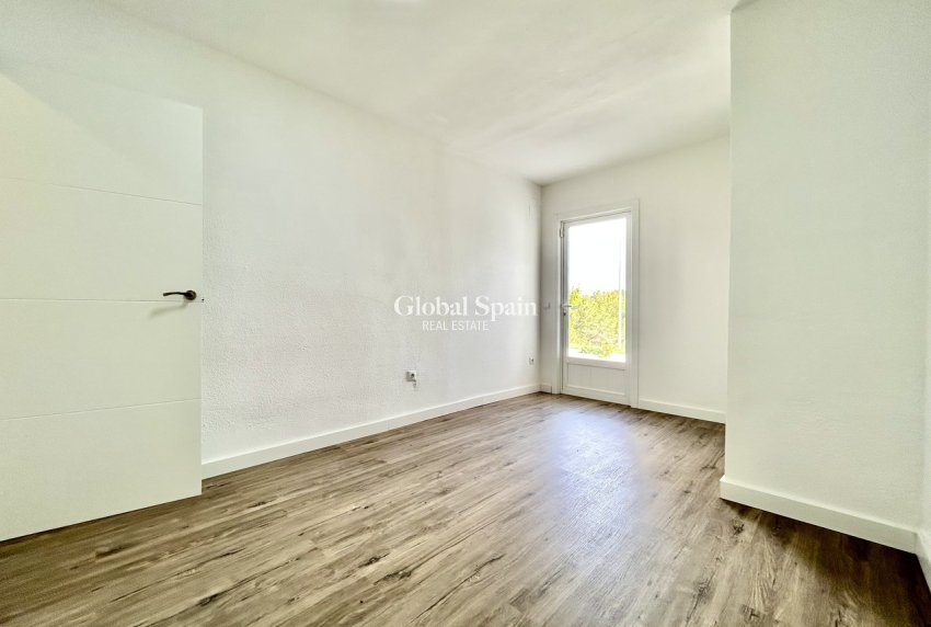 Wiederverkauf - WOHNUNG -
VILLAMARTÍN - Costa Blanca