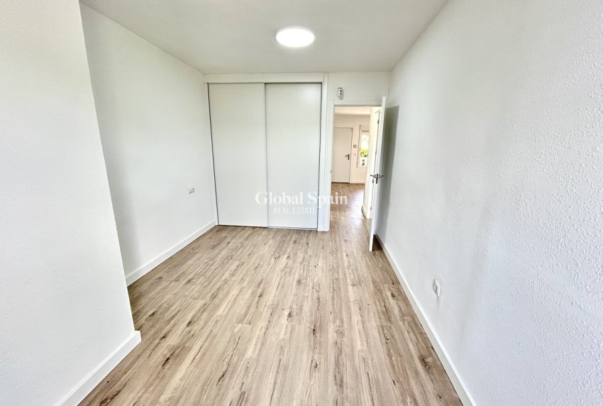 Wiederverkauf - WOHNUNG -
VILLAMARTÍN - Costa Blanca