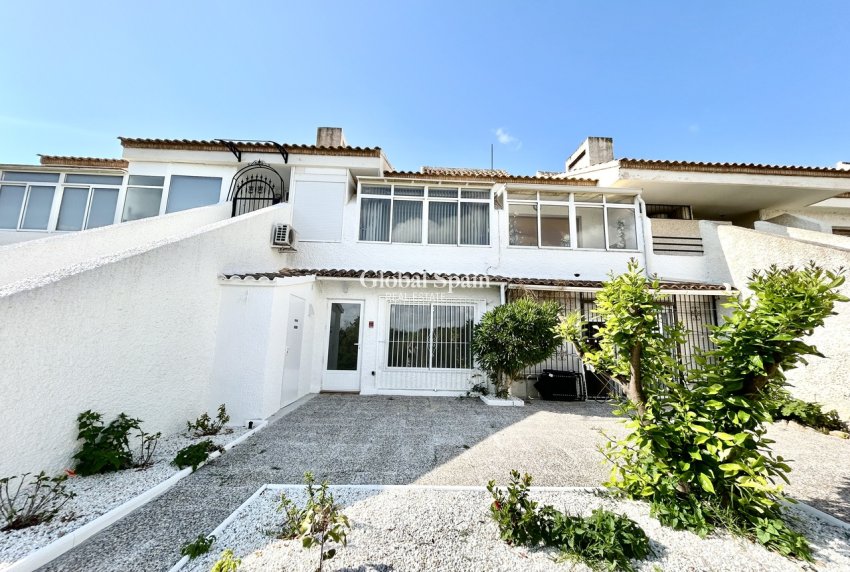 Wiederverkauf - WOHNUNG -
VILLAMARTÍN - Costa Blanca