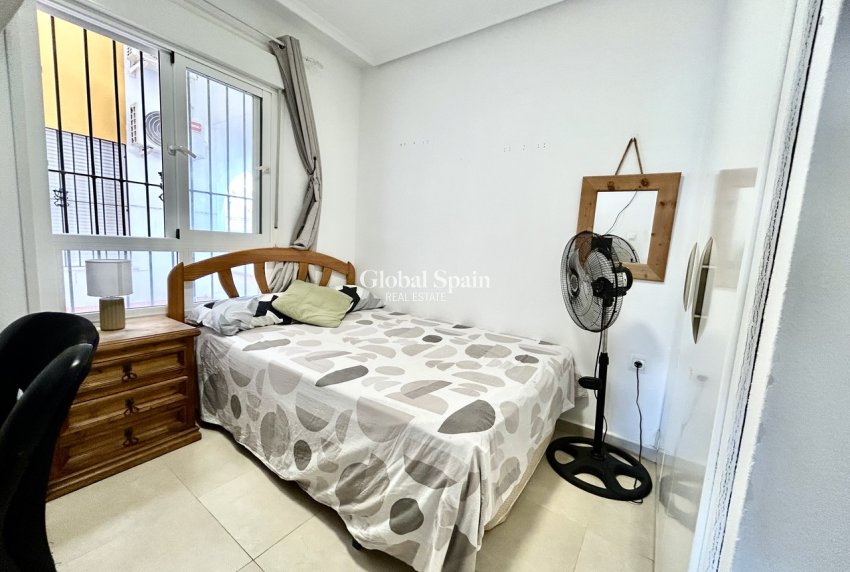 Wiederverkauf - WOHNUNG -
VILLAMARTÍN - Costa Blanca