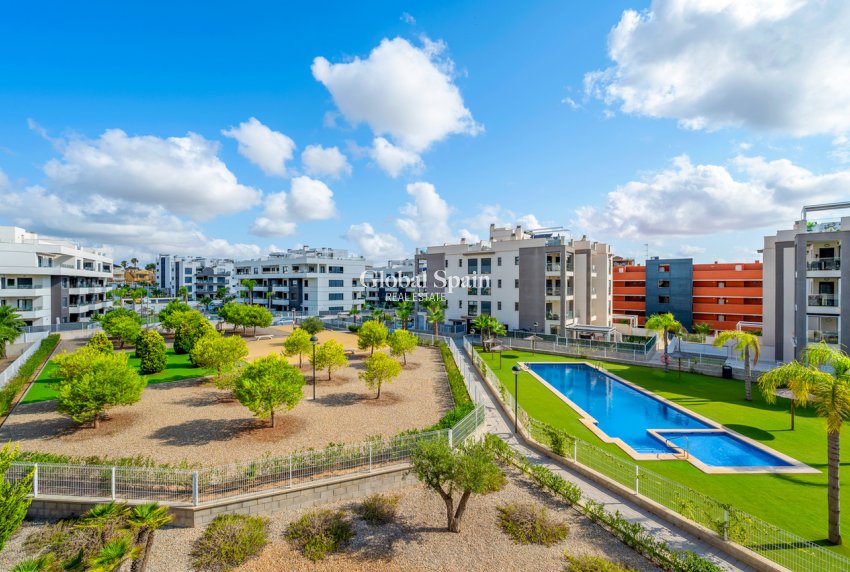 Wiederverkauf - WOHNUNG -
VILLAMARTÍN - Costa Blanca