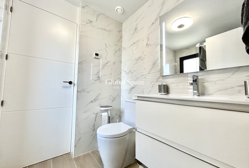 Wiederverkauf - WOHNUNG -
VILLAMARTÍN - Costa Blanca