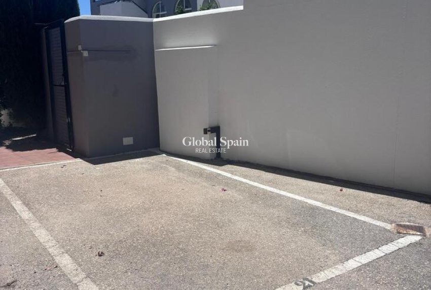 Wiederverkauf - WOHNUNG -
VILLAMARTÍN - Costa Blanca
