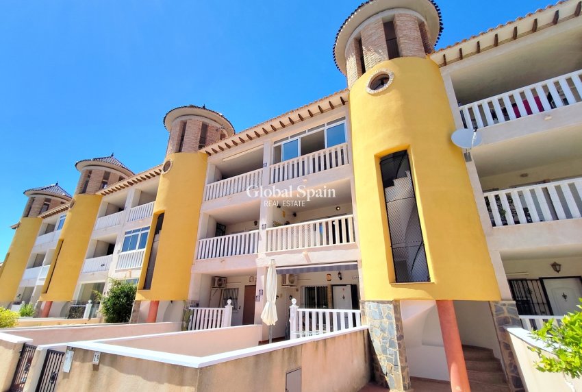 Wiederverkauf - WOHNUNG -
VILLAMARTÍN - Costa Blanca