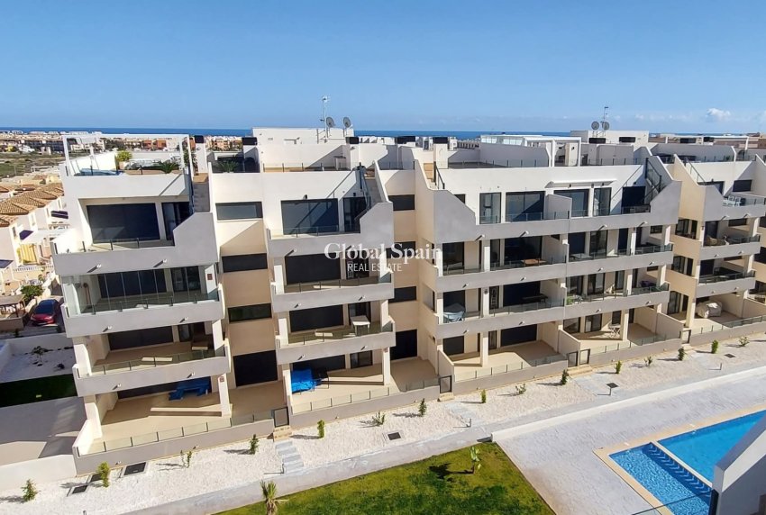 Wiederverkauf - WOHNUNG -
VILLAMARTÍN - Costa Blanca