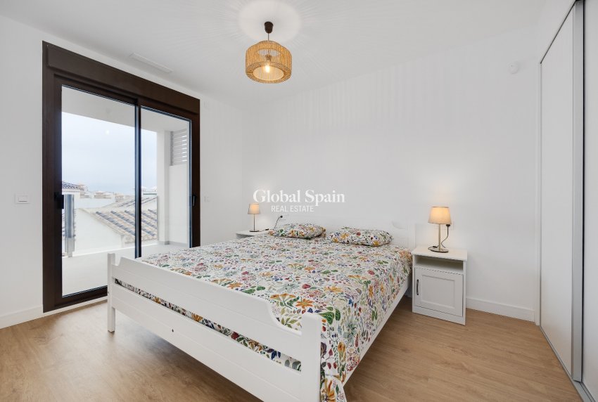 Wiederverkauf - WOHNUNG -
VILLAMARTÍN - Costa Blanca