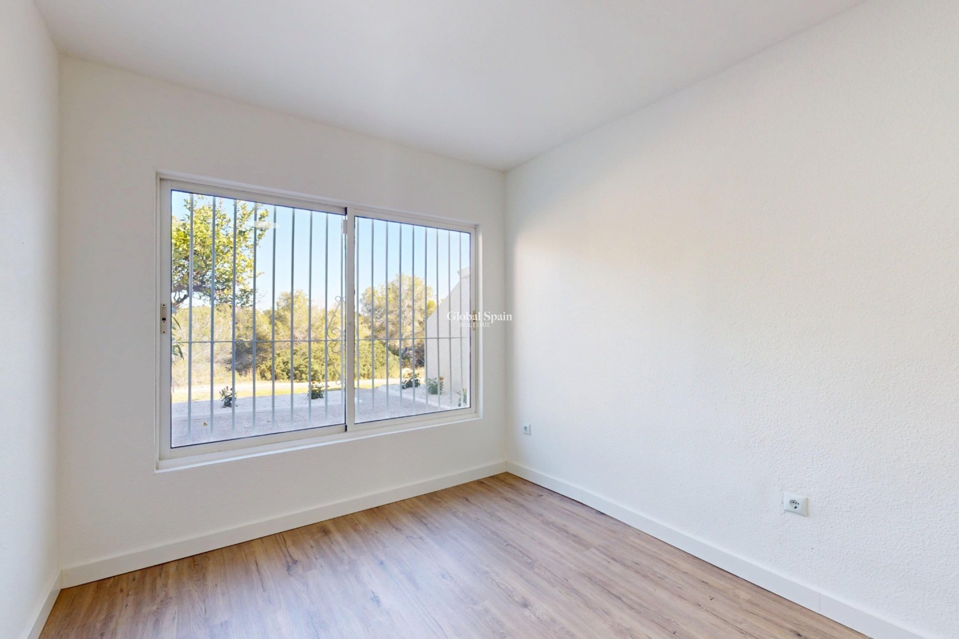 Wiederverkauf - WOHNUNG -
VILLAMARTÍN - Costa Blanca