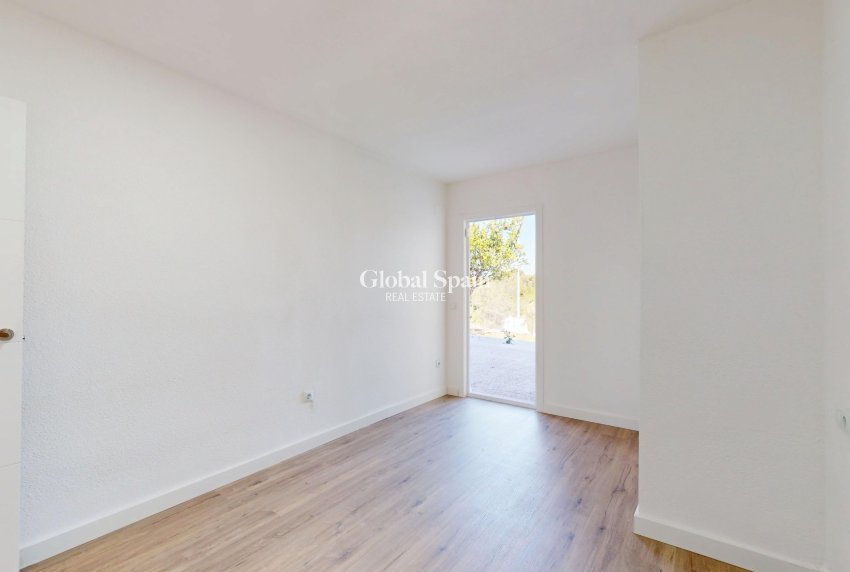 Wiederverkauf - WOHNUNG -
VILLAMARTÍN - Costa Blanca