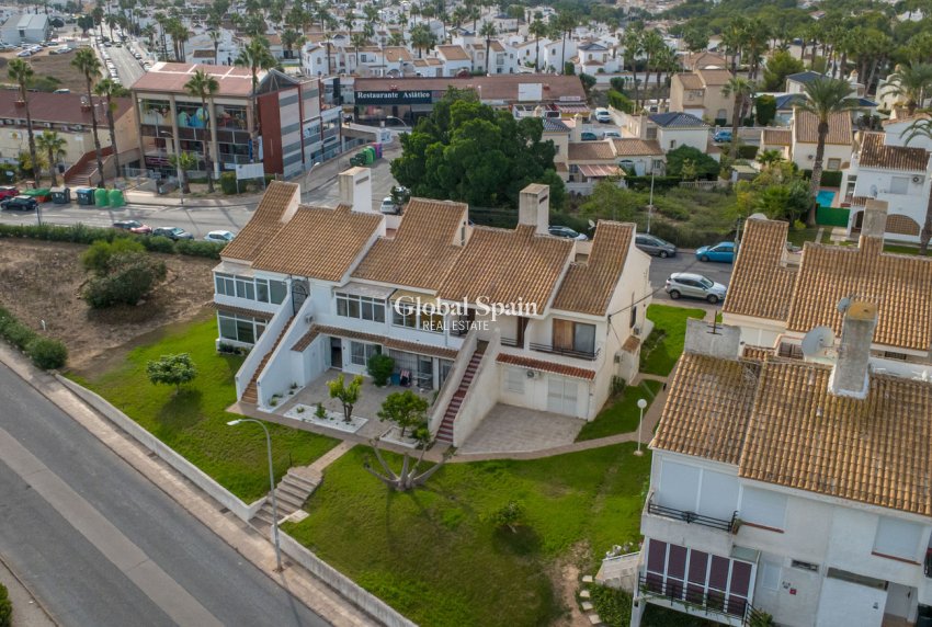 Wiederverkauf - WOHNUNG -
VILLAMARTÍN - Costa Blanca