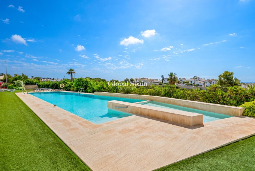 Wiederverkauf - WOHNUNG -
Villamartin - Costa Blanca