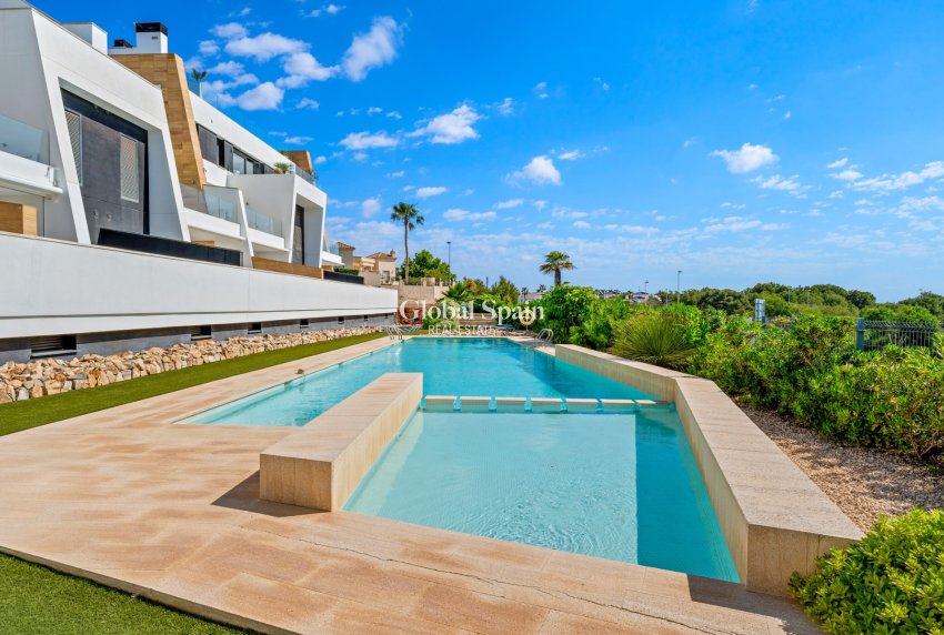 Wiederverkauf - WOHNUNG -
VILLAMARTÍN - Costa Blanca