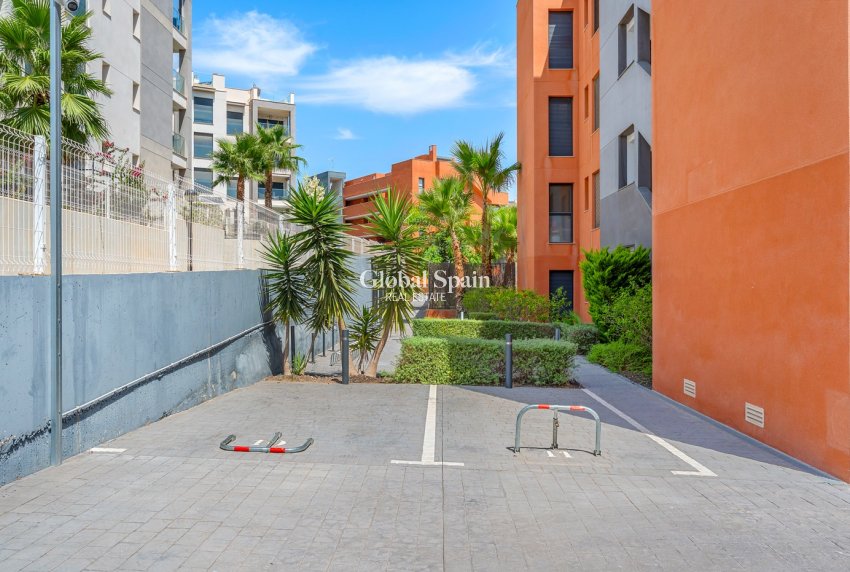 Wiederverkauf - WOHNUNG -
VILLAMARTÍN - Lomas del Golf