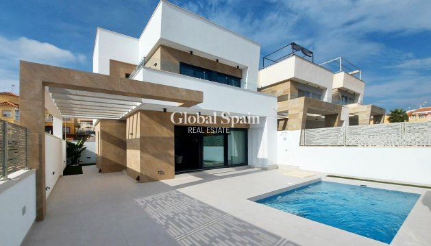 WILLA  - Nowo zbudowane - SAN MIGUEL DE SALINAS -
                BLUE LAGOON