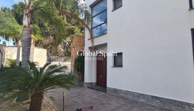 WILLA  - Odsprzedaż - CALPE -
                Costa Blanca