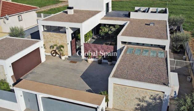 WILLA  - Odsprzedaż - LOS ALCÁZARES -
                LOS ALCÁZARES