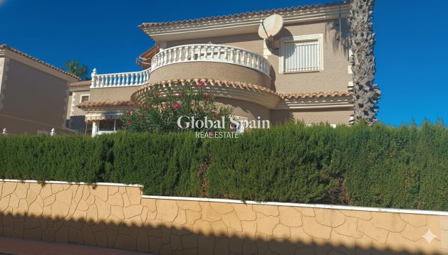 WILLA  - Odsprzedaż - LOS BALCONES - LOS ALTOS -
                Costa Blanca