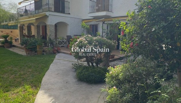 WILLA  - Odsprzedaż - ORIHUELA COSTA -
                Punta Prima