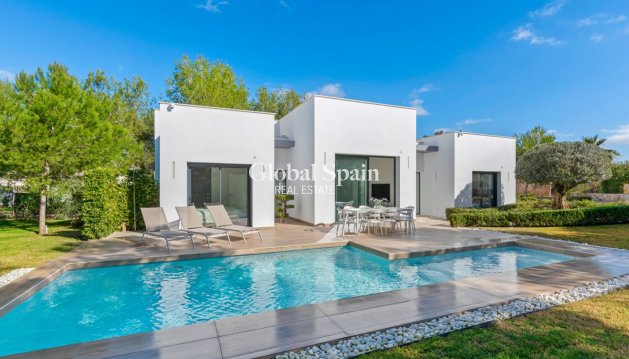 WILLA  - Odsprzedaż - ORIHUELA COSTA -
                