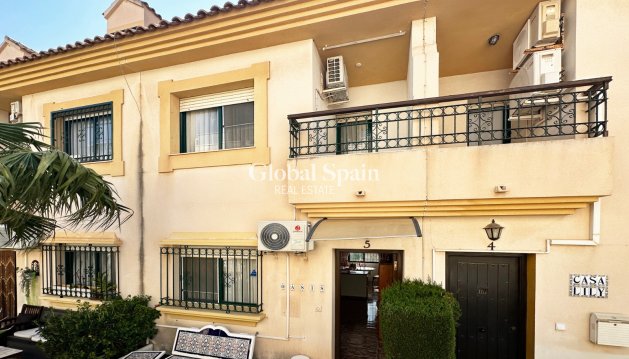 WILLA  - Odsprzedaż - ORIHUELA COSTA -
                