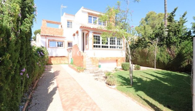 WILLA  - Odsprzedaż - ORIHUELA COSTA -
                