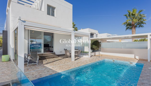 WILLA  - Odsprzedaż - ORIHUELA COSTA -
                