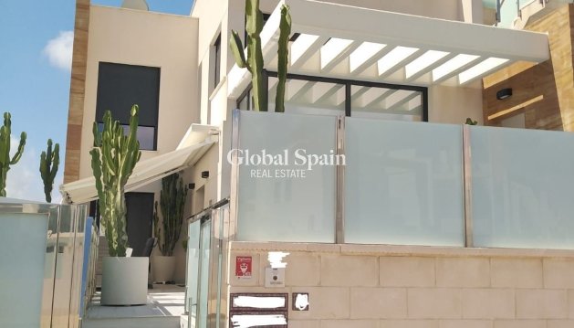 WILLA  - Odsprzedaż - ORIHUELA COSTA -
                