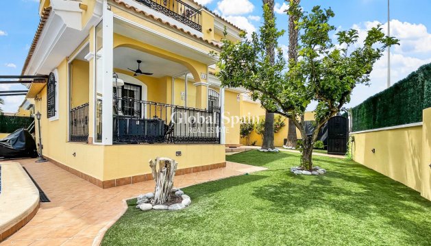 WILLA  - Odsprzedaż - ORIHUELA COSTA -
                