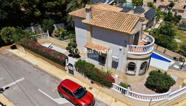 WILLA  - Odsprzedaż - ORIHUELA COSTA -
                