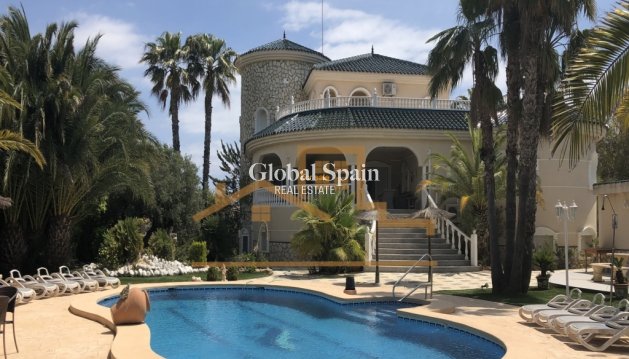 Willa - Odsprzedaż - ROJALES -
                