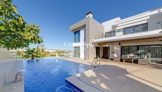 WILLA  - Odsprzedaż - TORREVIEJA -
                