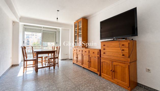 WOHNUNG - Wiederverkauf - GANDÍA -
                Ciudad